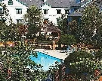 Club Hotel Nashville Inn & Suites