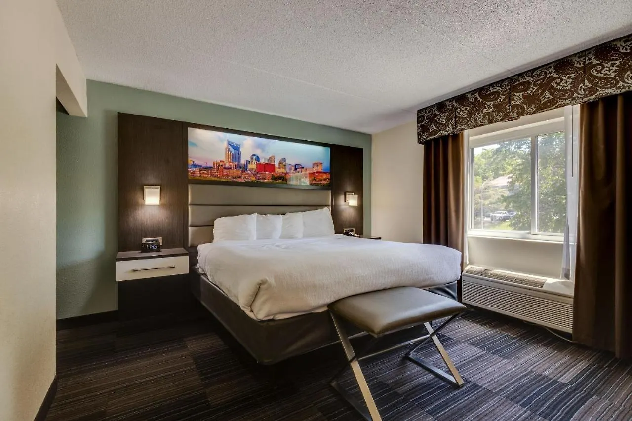 Club Hotel Nashville Inn & Suites