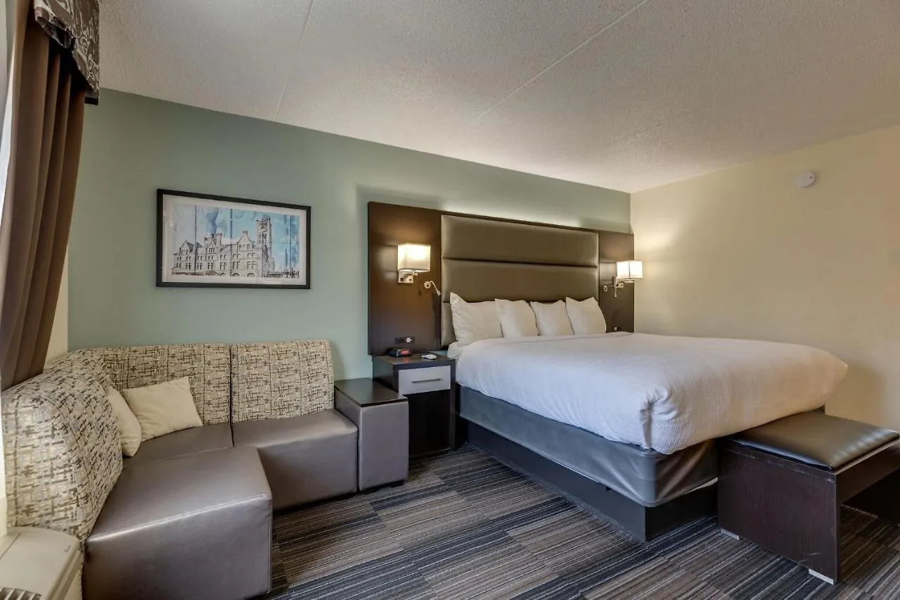 Club Hotel Nashville Inn & Suites