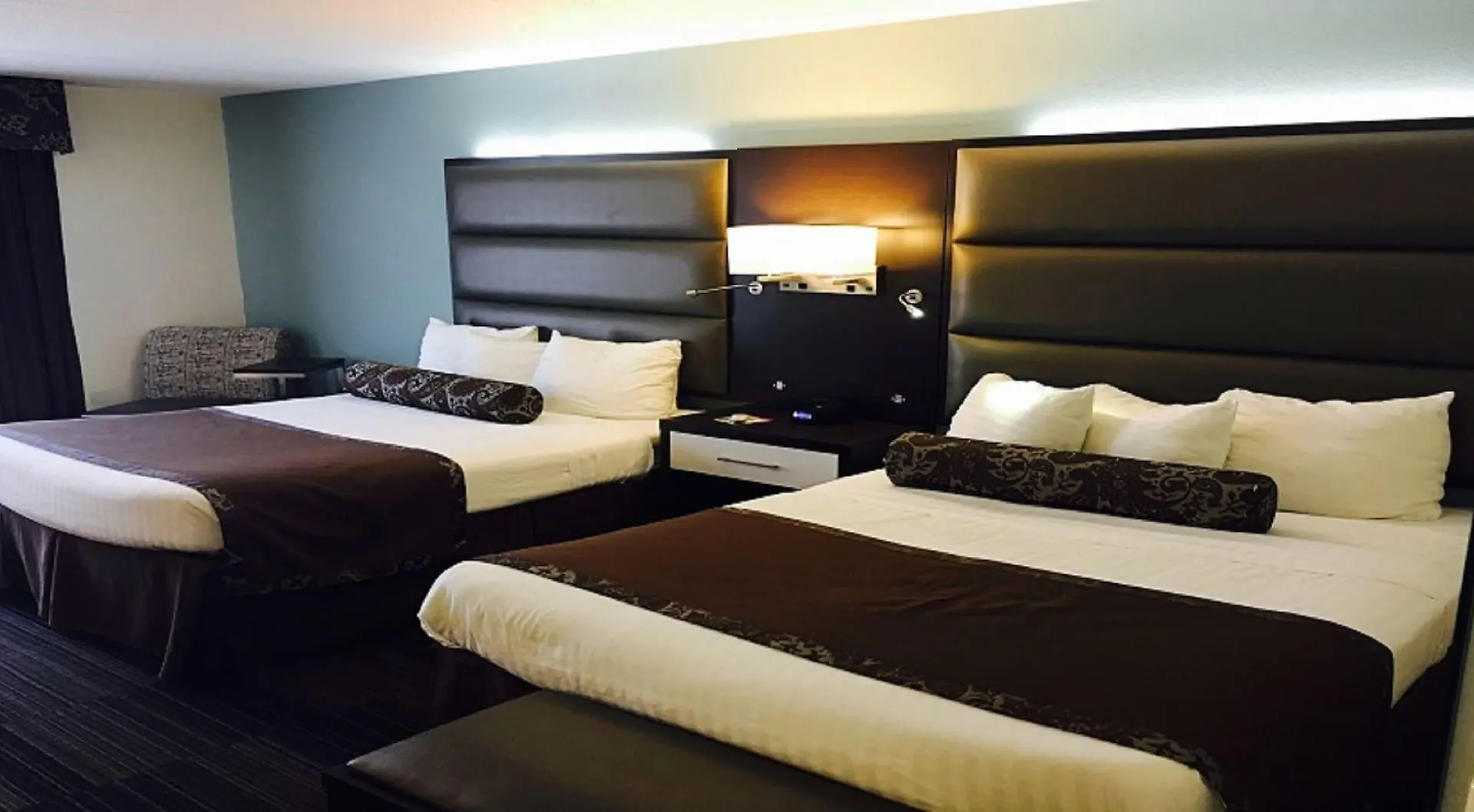 Club Hotel Nashville Inn & Suites