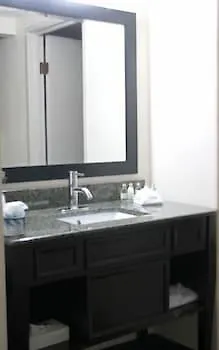 Club Hotel Nashville Inn & Suites