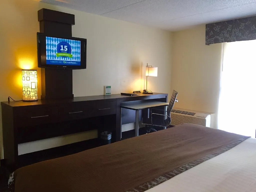 Club Hotel Nashville Inn & Suites