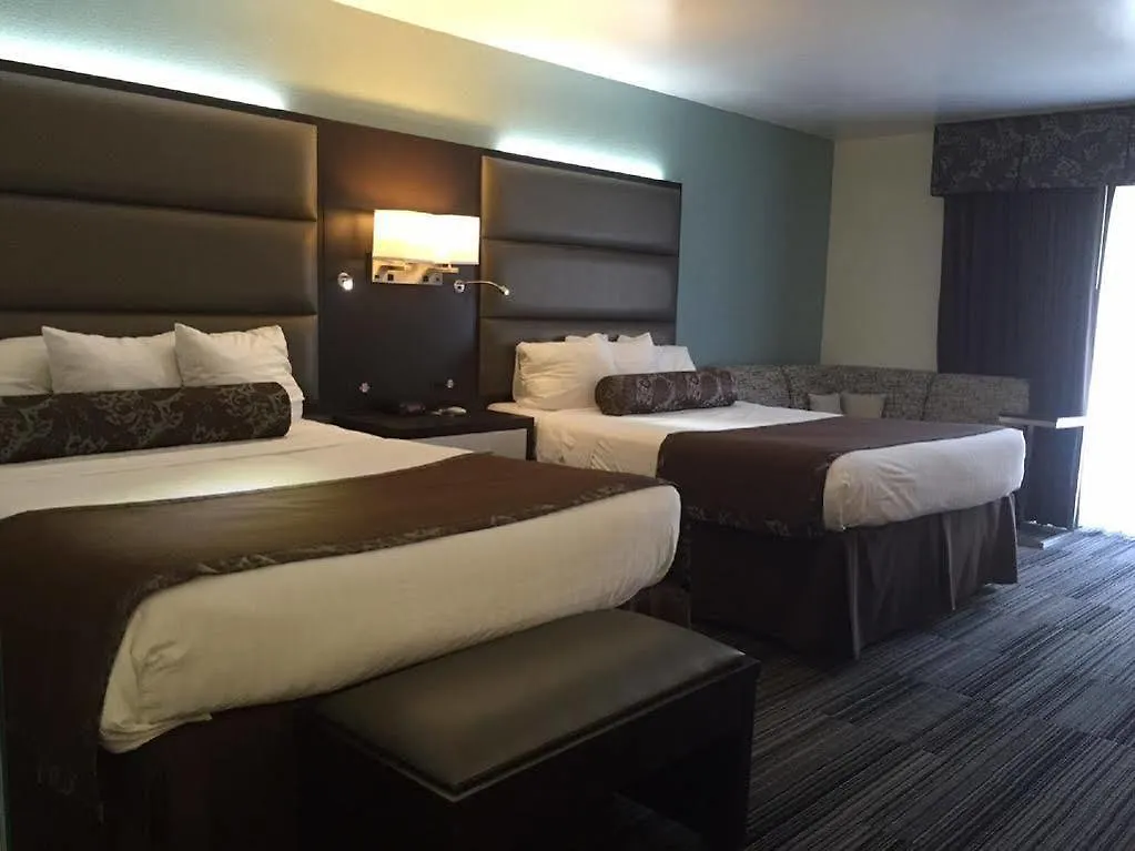 Club Hotel Nashville Inn & Suites