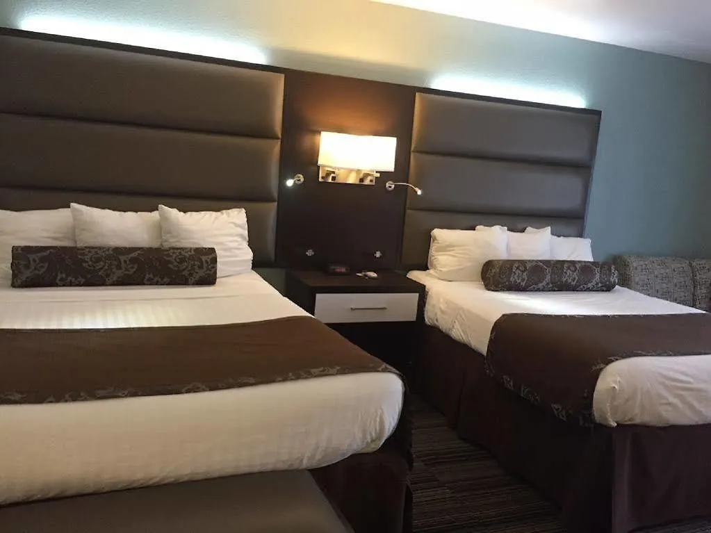 Club Hotel Nashville Inn & Suites